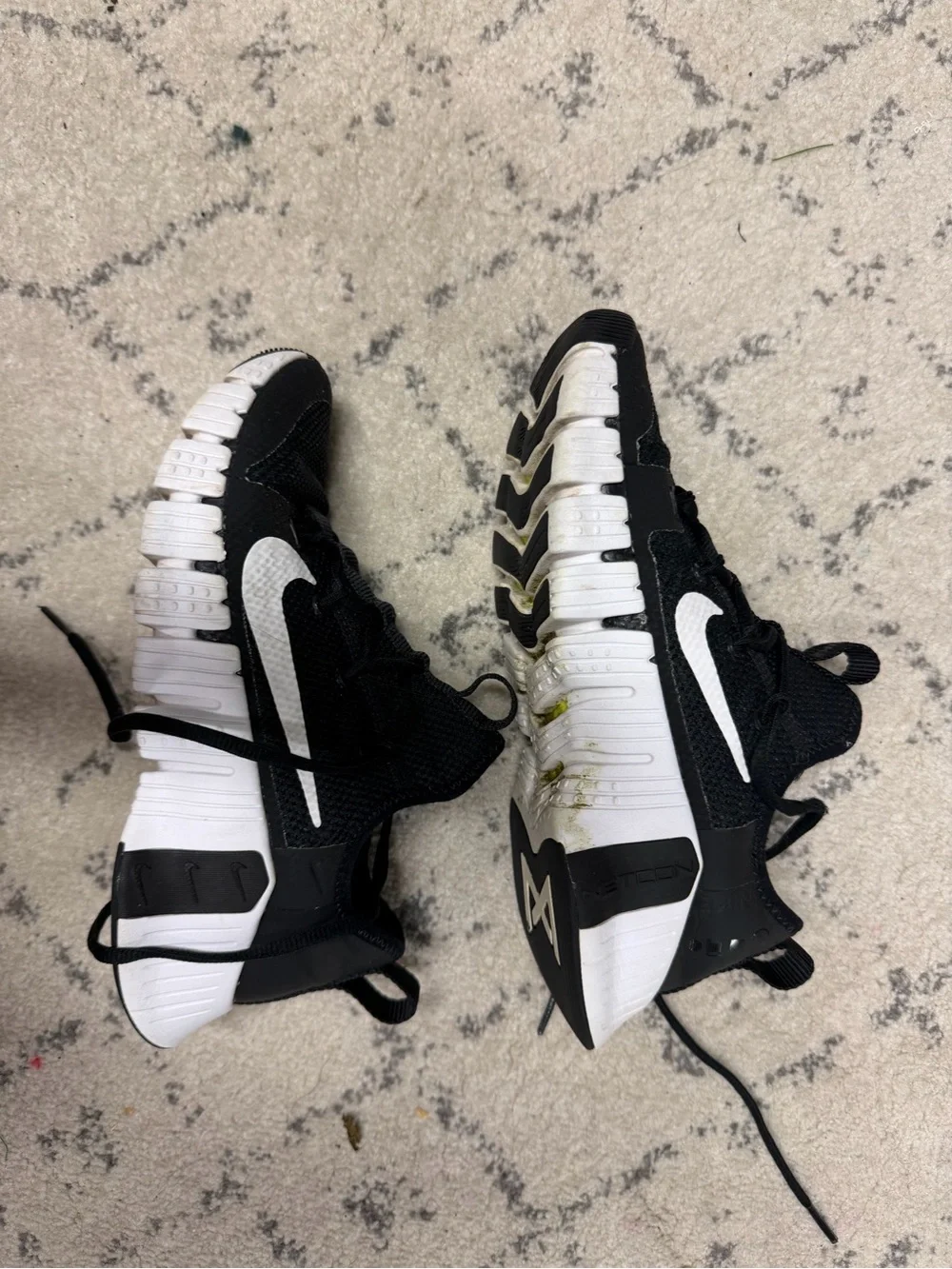 Nike Black and White Mesh Running Shoes